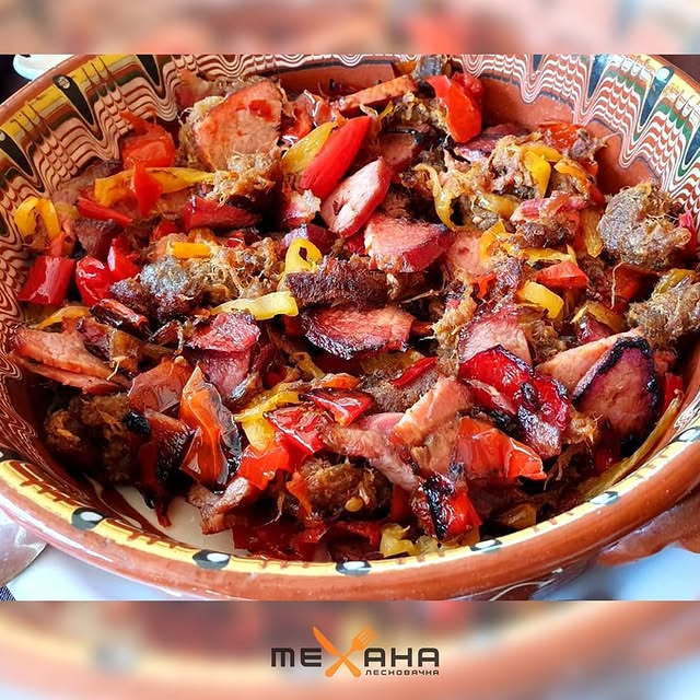 Dimljena Vešalica sa Kiselim Paprikama